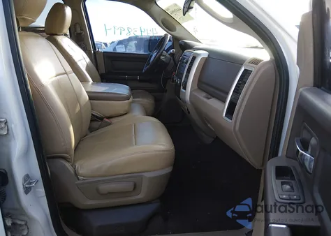 2010 Dodge Ram 1500 Slt/Sport/Trx z USA, uszkodzony, nr VIN 1D7RV1GT3AS128629